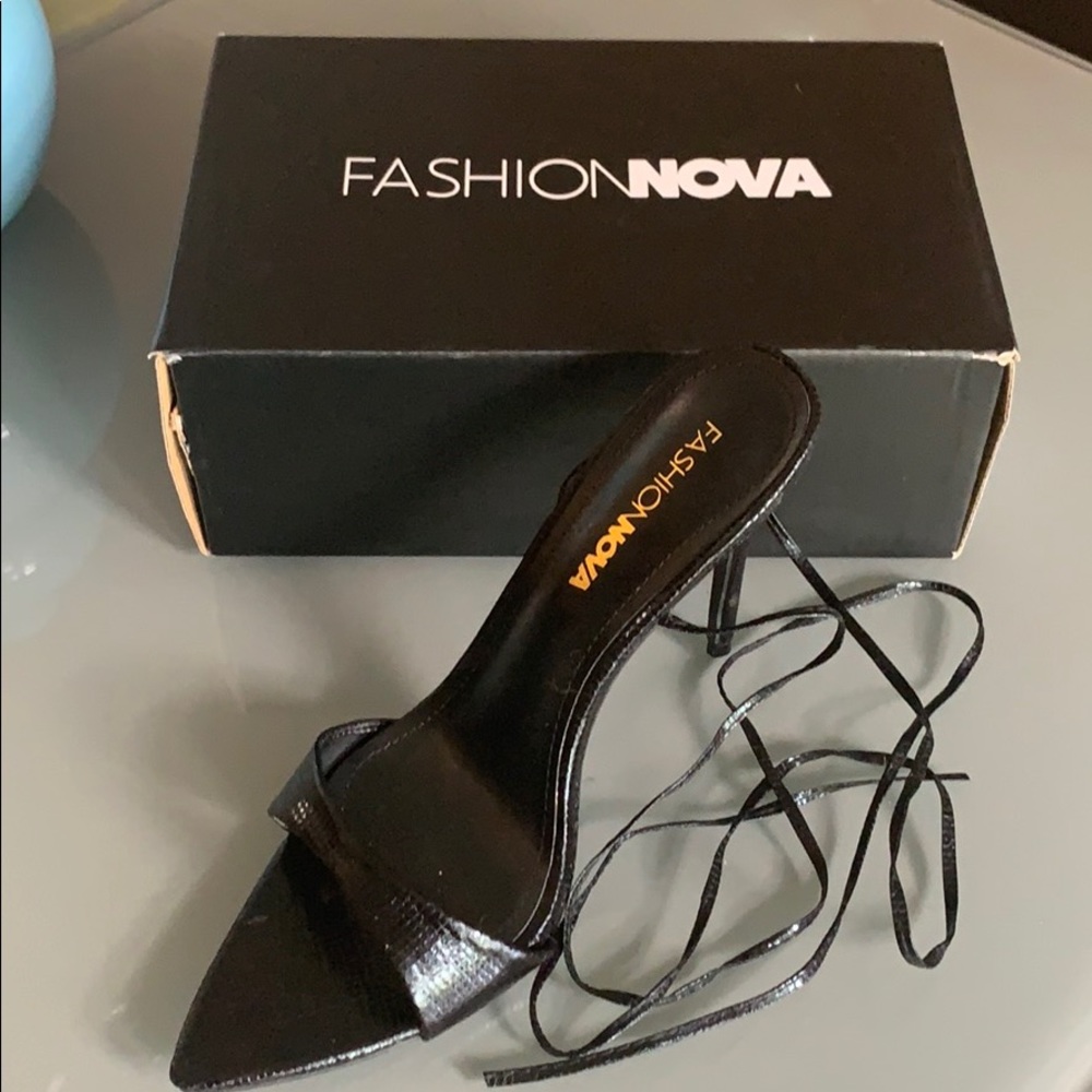 Fashion Nova black heel sandals 8.5 NWT